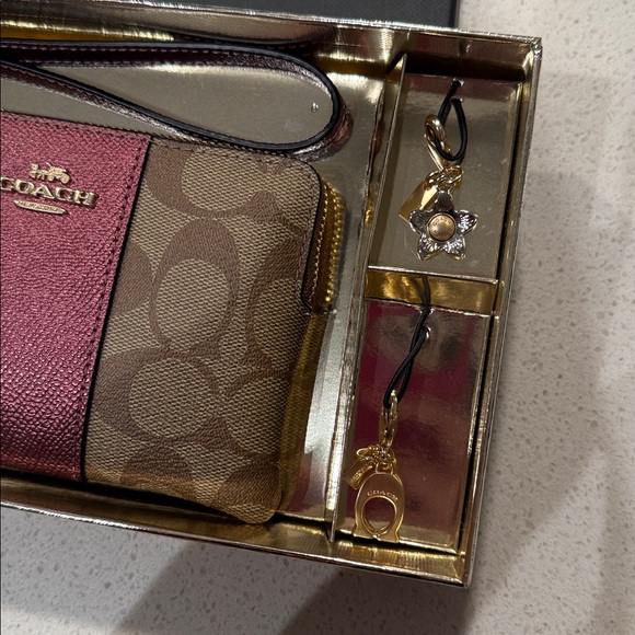 COACH Wristlet & Charms Metallic Wine Box Gift Set - Picture 4 of 8